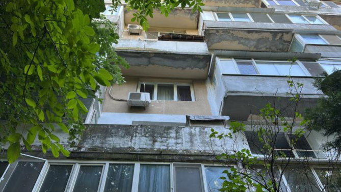Cotă indiviză 1/2 din apartament cu 2 camere – Str. Secuilor, Sector 4, București