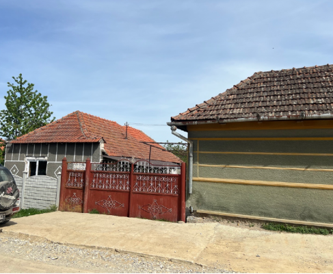 Drept de uzufruct viager din casa si teren in suprafata de 8499 mp situata in com Dragesti sat Tasad