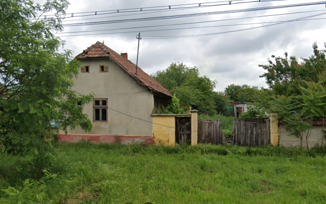 Cotă de ½ compusă din casă + teren situată în Grăniceri, jud. Arad