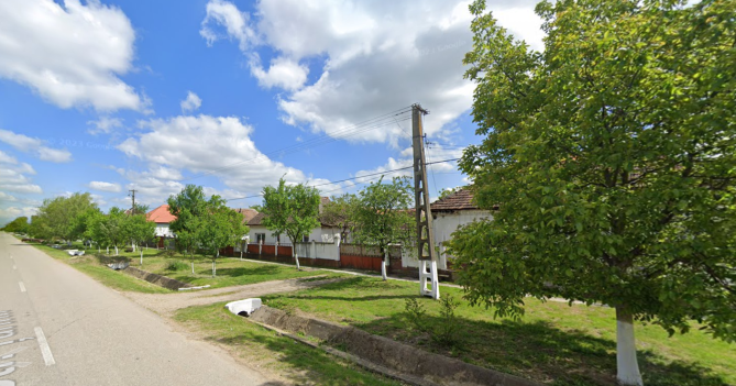 Vânzare imobil – casă și teren în Sicula, jud. Arad