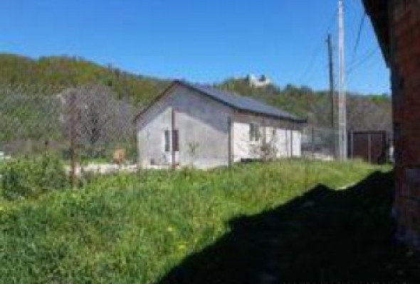Cota de 1/2 teren intravilan + casa, Loc.Targu Neamt, Jud.Neamt