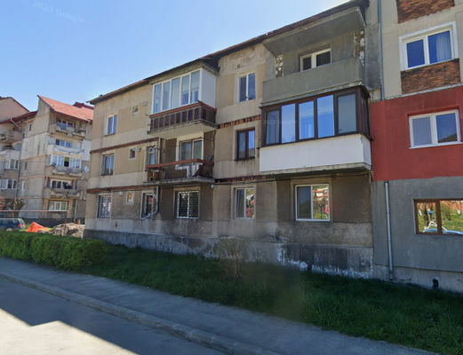 Cota 1/4 din Apartament 3 camere in Petrila, Str Alexandru Sahia, Bl. 2, Sc. A, Et. 1, jud. Hunedoara