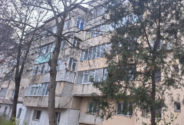 Apartament cu 4 camere, zona Biserica Catolica, Loc. Iasi, Jud. Iasi