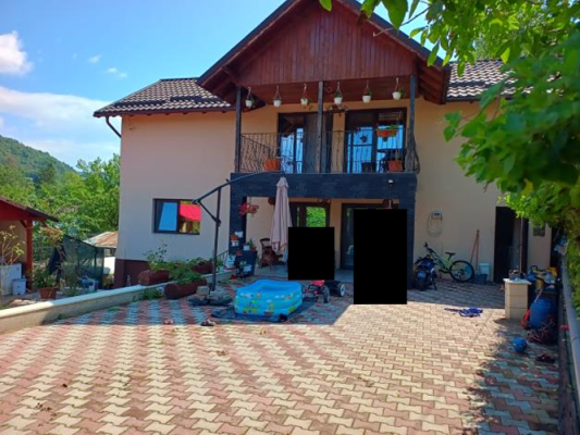 Cota 1/2 din casa si teren, strada Scolii, comuna Telega, judetu. Prahova-6557010