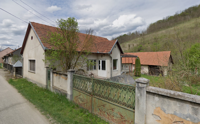 Casă și teren în Sacamas, Comuna Ilia, Jud. Hunedoara