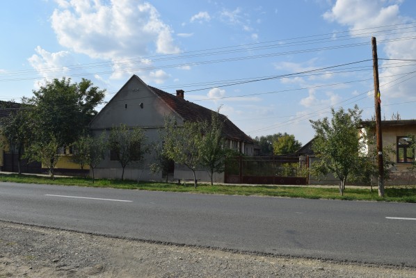 Casa si teren situata in jud Arad loc Satu Mare comuna Secusigiu