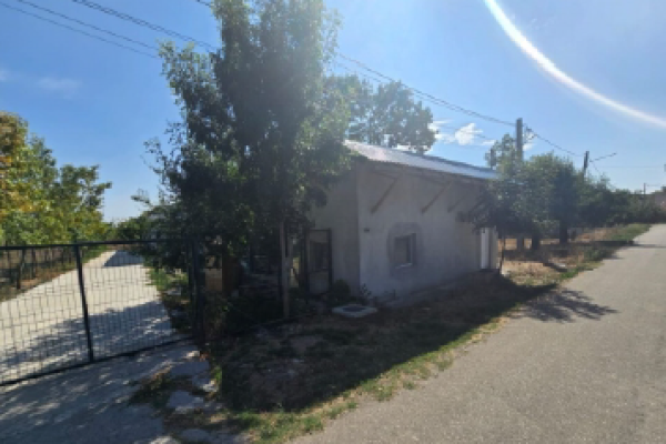 Teren intravilan cu constructie, sat Motoci, com. Mischii, jud. Dolj 5721990