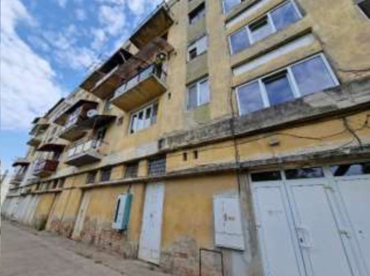 Cota de 1/2 din apartament 2 camere in Sarmasag, Str. Minerilor, nr.15, bl.48, parter