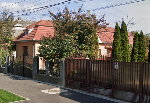 Cota de 1/2 din casă și teren în Turda, str. Petru Rareș, jud. Cluj