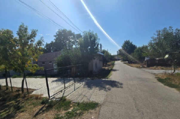 Teren intravilan cu constructie, sat Motoci, com. Mischii, jud. Dolj 5721990