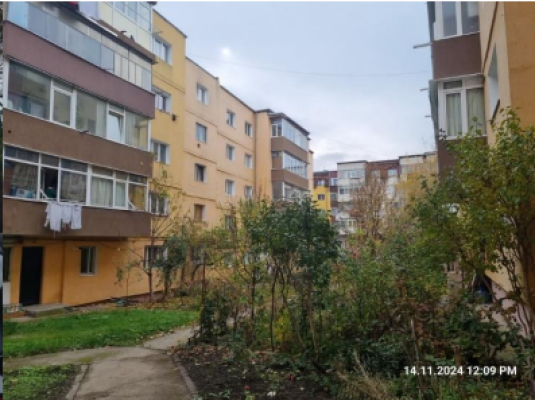 Apartament cu 3 camere si dependinte, etajul 4, localitatea Campulung, judetul Arges