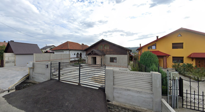 Casa plus teren, strada Postei, Curtea de Arges, judetul Arges