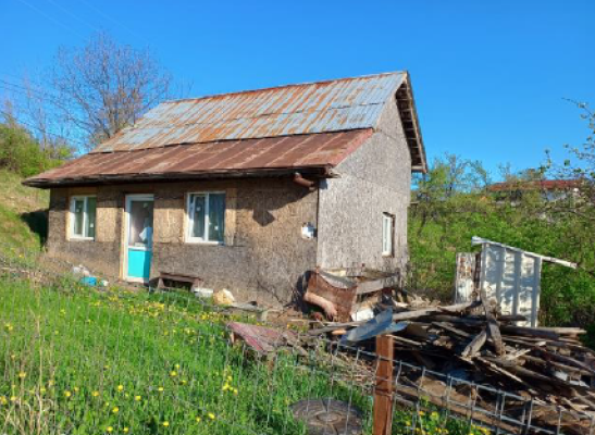 Cota de 1/3 din teren intravilan cu constuctie com. Sotrile, jud. Prahova 6241464