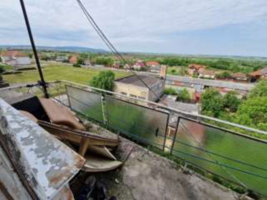 Cota de 1/2 din apartament 2 camere in Sarmasag, Str. Minerilor, nr.15, bl.48, parter