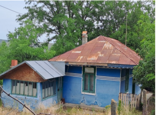 Teren intravilan cu constructie, sat Ciorasti, com. Priponesti, jud. Galati
