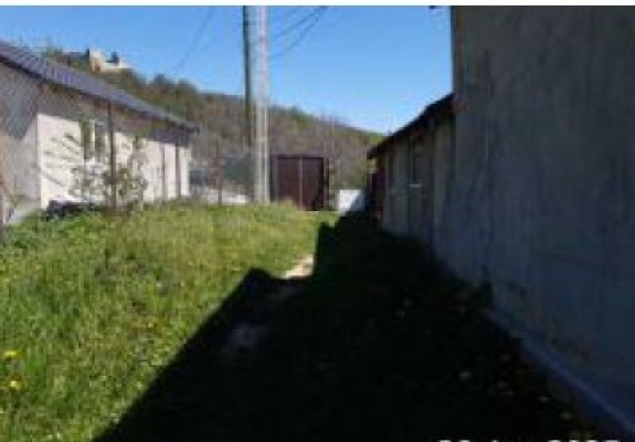 Cota de 1/2 teren intravilan + casa, Loc.Targu Neamt, Jud.Neamt
