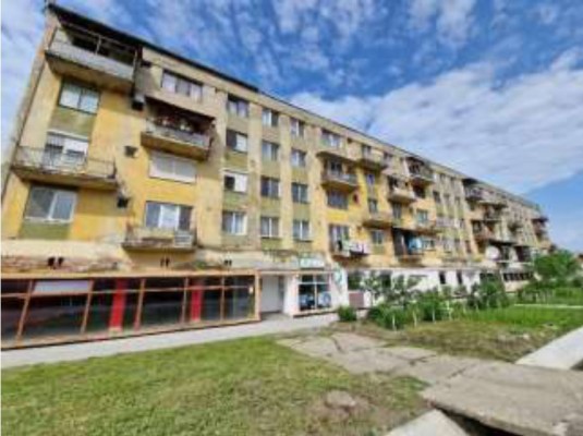 Cota de 1/2 din apartament 2 camere in Sarmasag, Str. Minerilor, nr.15, bl.48, parter