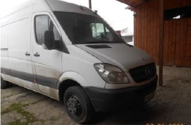Autoutilitara Mecedes Benz Sprinter, loc. Scheia, Jud. Suceava