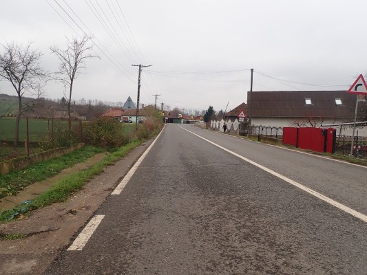 Cota 1/2 – Casă și teren intravilan – Săcueni, Bihor