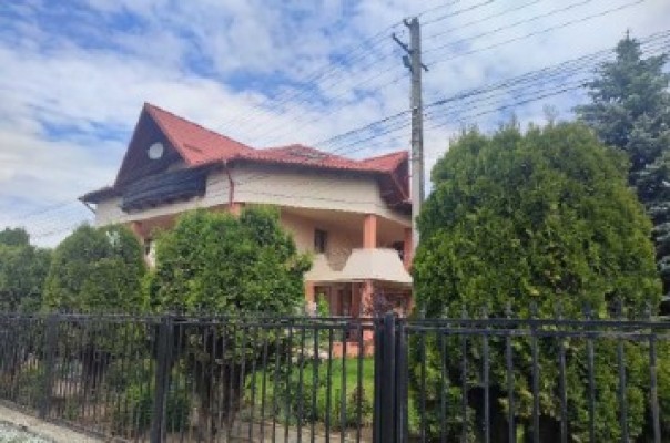 Casa cu teren, Sat Dealu Floreni, Com.Dorna Candrenilor, Jud. Suceava