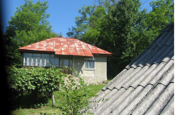 casa tip D+P si teren, com. Slatioara, sat Gorunesti, judetul Valcea, punctul â€žBrosteni-Scaunul Caseiâ€