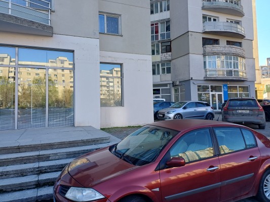 Spatiu comercial zona benzinaria MOL str. 9 Mai, Bacau, jud. Bacau