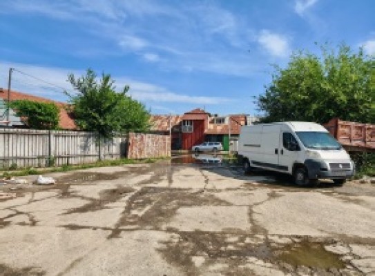 Vanzare teren si cladire in Calarasi, str. Locomotivei nr. 5
