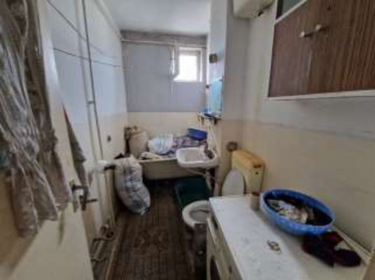 Cota de 1/2 din apartament 2 camere in Sarmasag, Str. Minerilor, nr.15, bl.48, parter