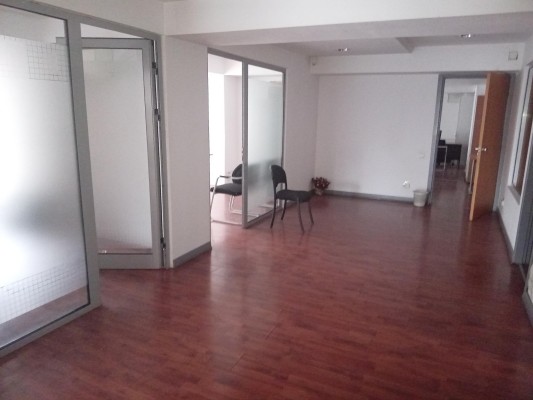 Spatiu comercial cladire birouri, zona Tomis Mall Constanta