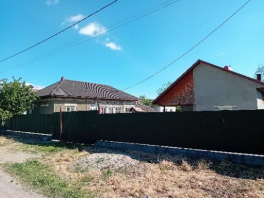 Cota de 3/8 din casă cu teren 1.530 mp – Valea Stanii, comuna Luica, județul Călărași