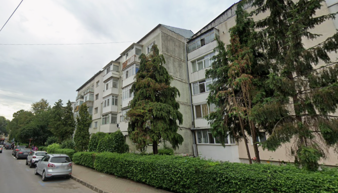 Apartament cu 3 camere, Loc. Roman, Jud. Neamt