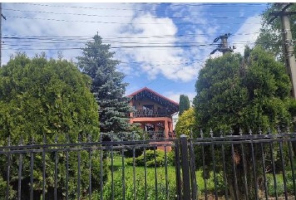 Casa cu teren, Sat Dealu Floreni, Com.Dorna Candrenilor, Jud. Suceava