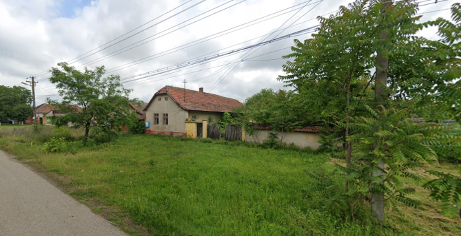 Cotă de ½ compusă din casă + teren situată în Grăniceri, jud. Arad