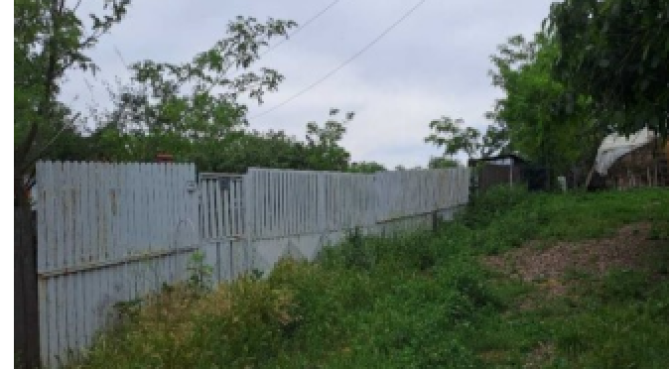 Teren intravilan cu constructie, sat Ciorasti, com. Priponesti, jud. Galati