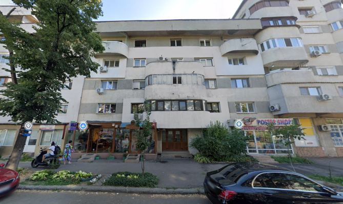 Cotă 1/9 din apartament 2 camere decomandat cu boxă, Municipiul Brăila, județul Brăila