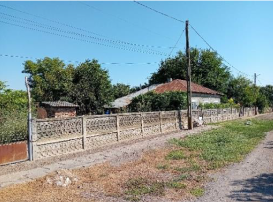 Cota de 1/4 din casă si teren de 705 mp în Chirnogi, jud. Călărași – Str. Papadiei