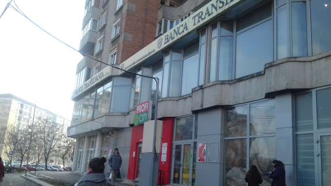 Spatiu de birouri situat la parter si etaj de bloc situat in Oradea
