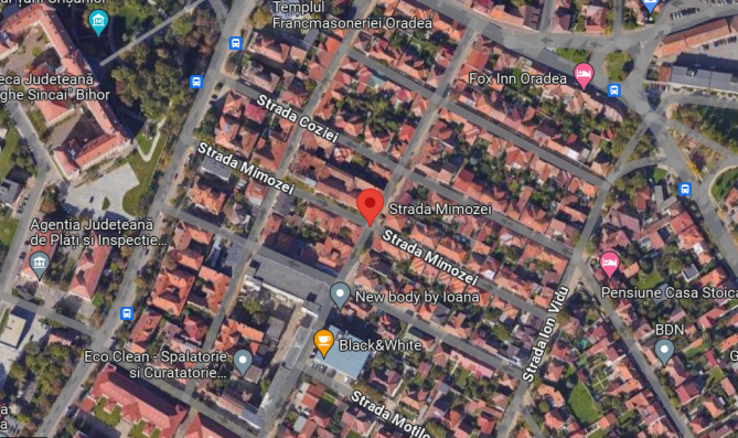 Apartament cu 3 camere situat in curte comuna situat intro casa colectiva la parter pe str Mimozei, ap. 6 loc Oradea 581824