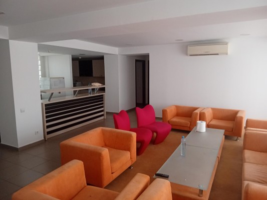 Spatiu comercial cladire birouri, zona Tomis Mall Constanta