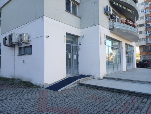 Spatiu comercial zona benzinaria MOL str. 9 Mai, Bacau, jud. Bacau