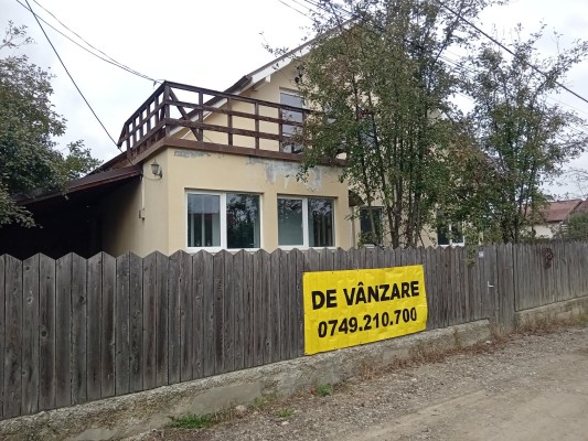 Casa P+M com. Hemeius, jud. Bacau REO626