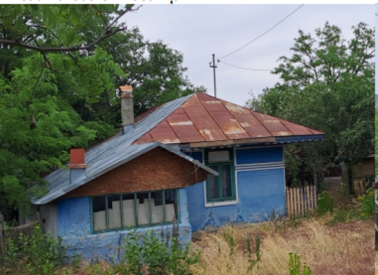 Teren intravilan cu constructie, sat Ciorasti, com. Priponesti, jud. Galati