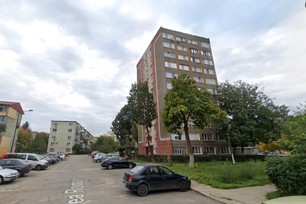 Apartament 2 camere, decomandat – Str. Roman, Reșița, județul Caraș-Severin
