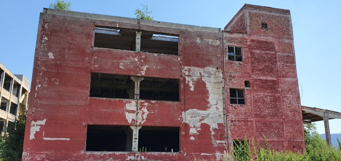Spatiu industrial, teren si cladiri, Covasna, str. Garii, nr. 1