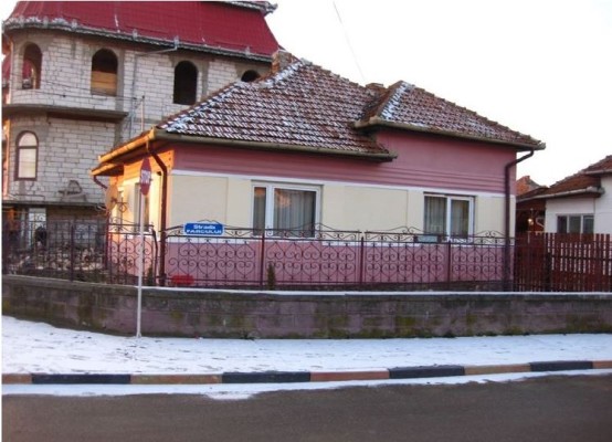 Casa P si teren 844 m in Hateg, str. Victor Babes