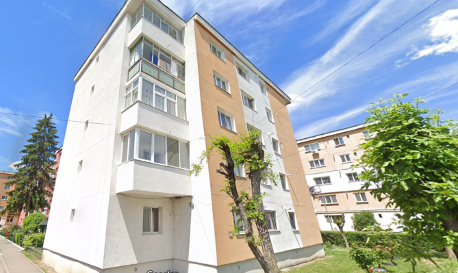 Cota 3/40 din apartament 3 camere si dependinte, strada Puskas Tivadar, etaj 2, Sfantu Gheorghe, judetu Covasna