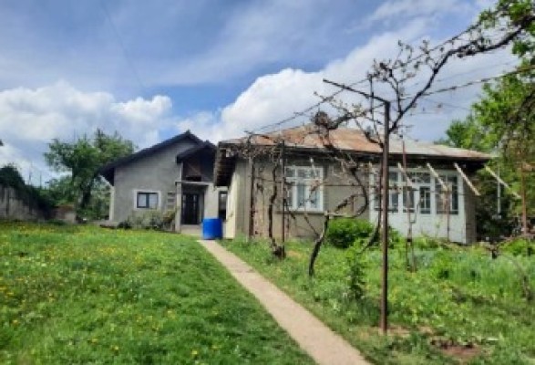 Casa cu teren, Loc.Darabani, Jud.Botosani